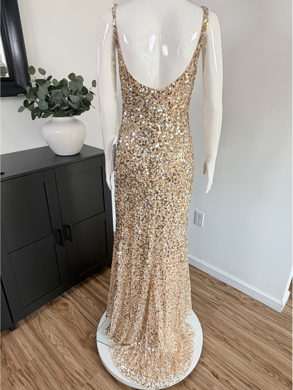 Mac Duggal Gold Sequin 10705 Embellished Dress Size 6 - Picture 9 of 12